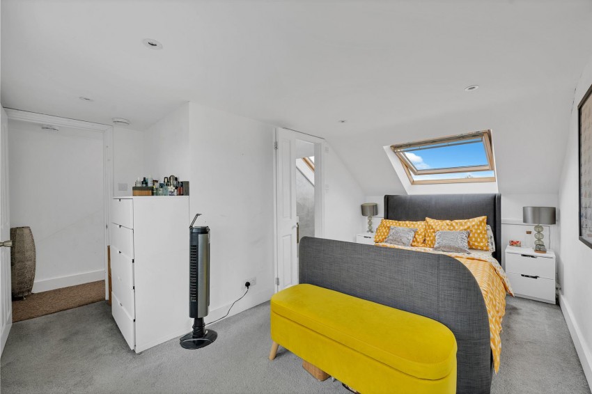 Images for Dumbreck Road, London