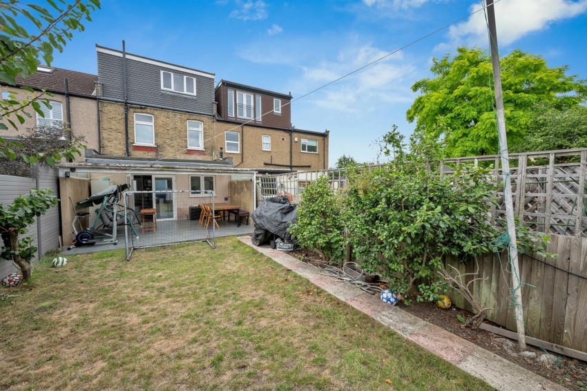 Images for Dumbreck Road, London