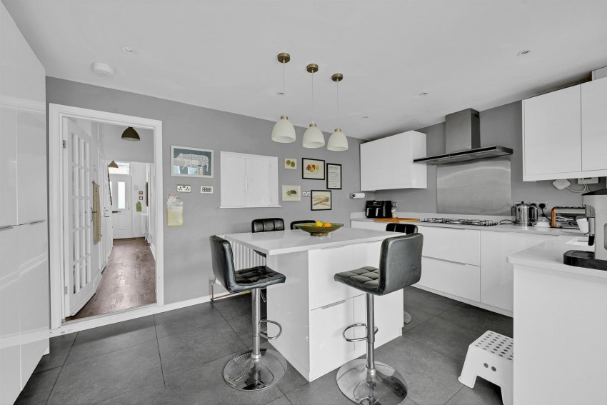 Images for Dumbreck Road, London