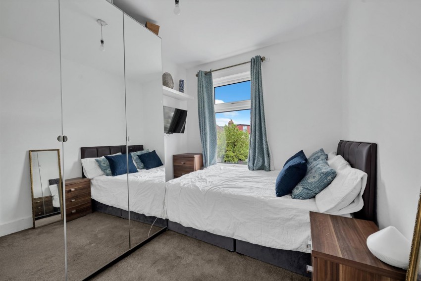Images for Dumbreck Road, London