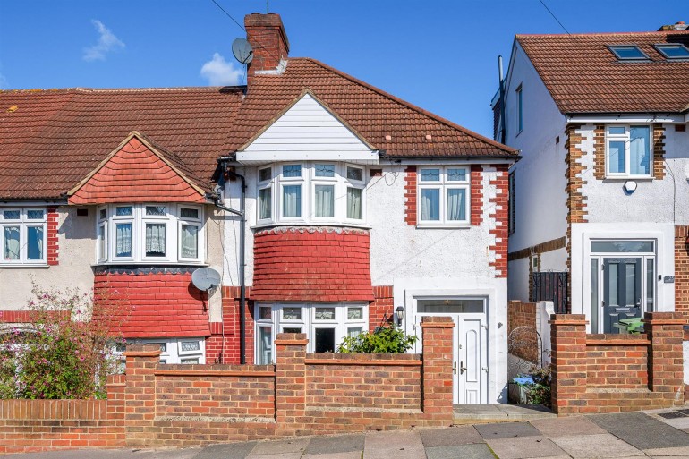 Castlewood Drive, London