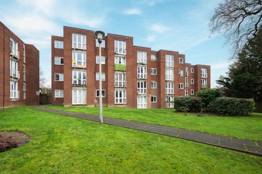 Images for Gravel Hill Close, Bexleyheath