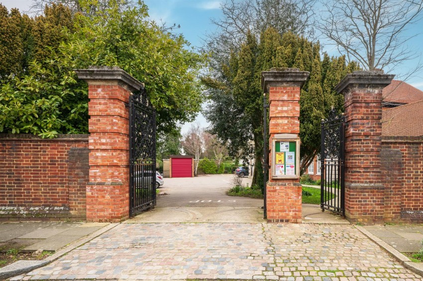 Images for Bushmoor Crescent, SE18