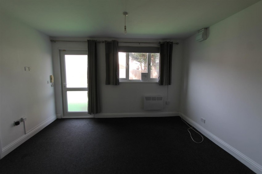 Images for Greenvale Road, Eltham