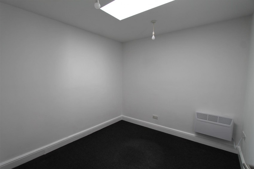 Images for Greenvale Road, Eltham