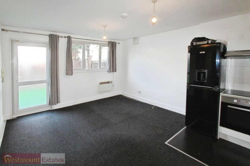 Images for Greenvale Road, Eltham