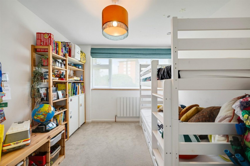 Images for Oakways, London