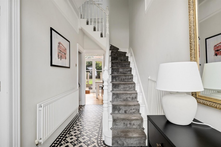 Images for Earlshall Road, London