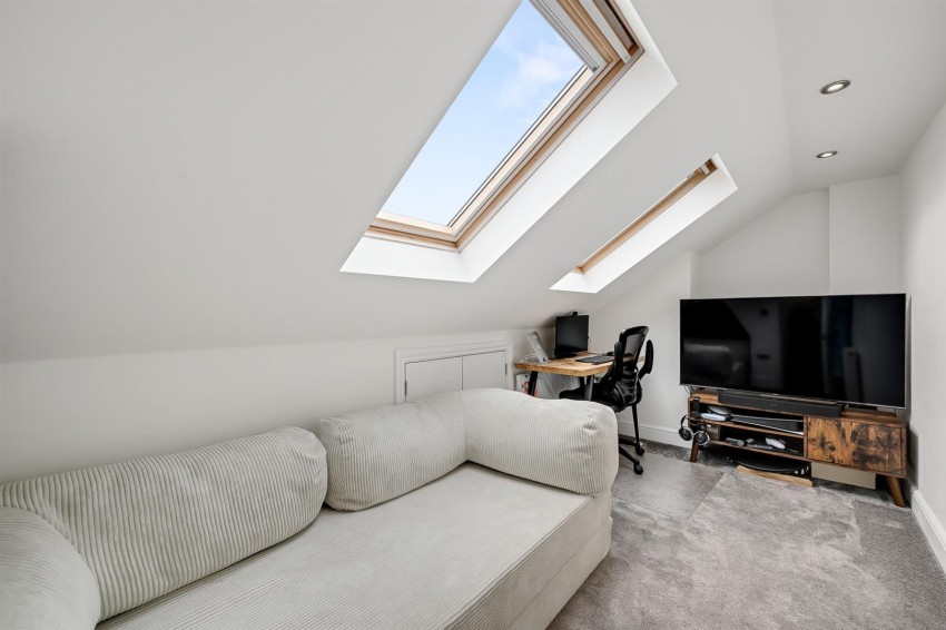 Images for Earlshall Road, London