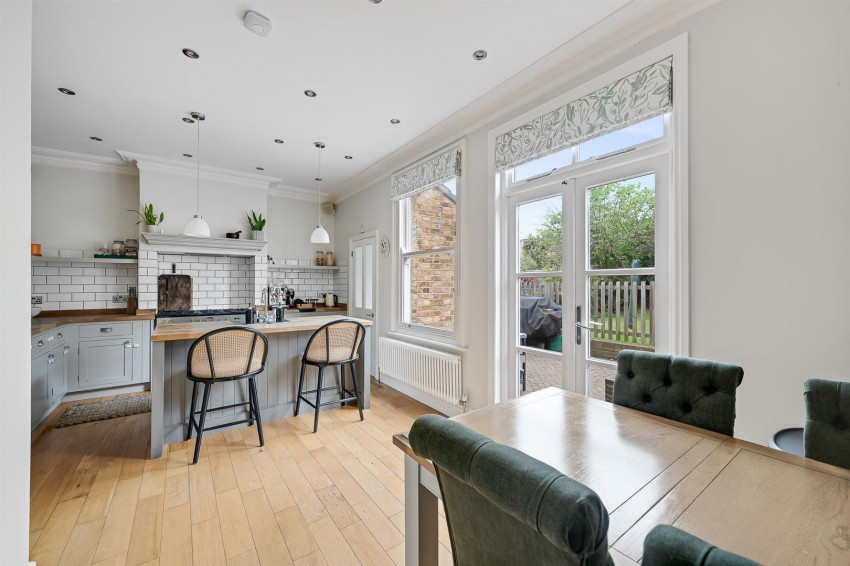 Images for Earlshall Road, London