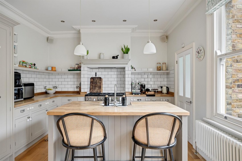 Images for Earlshall Road, London