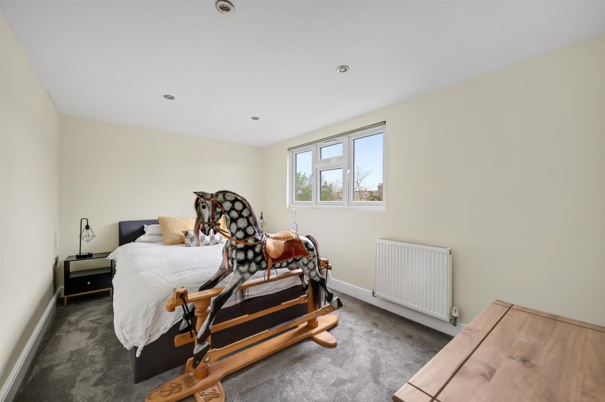 Images for Earlshall Road, London