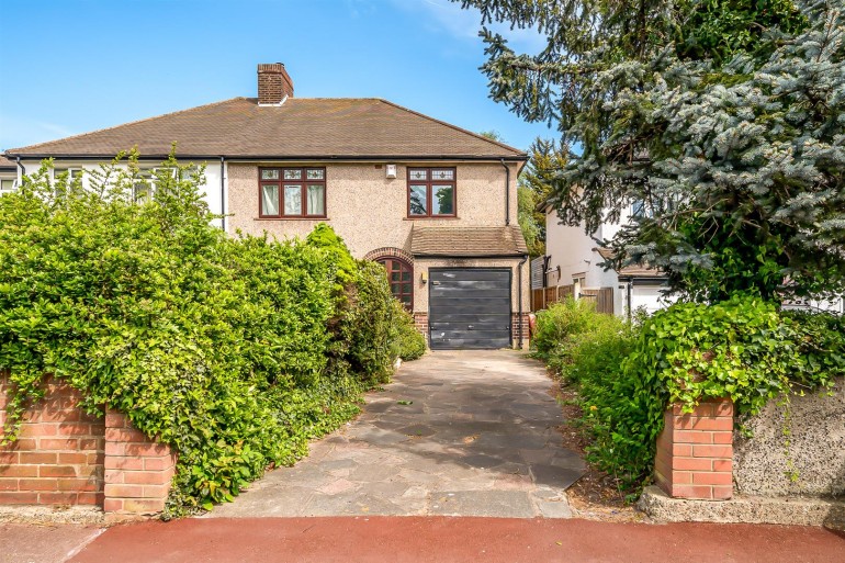 Avery Hill Road, SE9