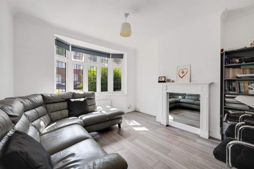Images for Dumbreck Road, London