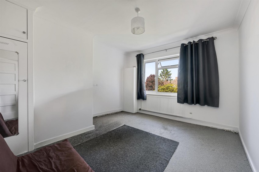 Images for Dumbreck Road, London